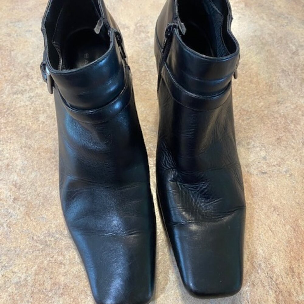 Vintage Bandolino Ankle Boots Black Leather Size 9